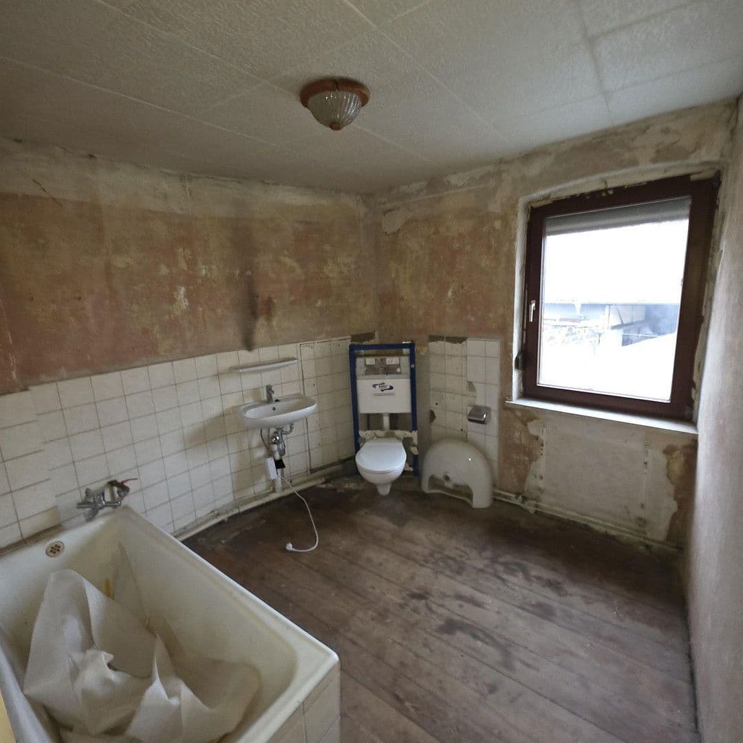 Predaj domu 170 m², pozemek 520 m², Breitscheidtsraße 10, Bad Schmiedeberg, Sasko-Anhaltsko Predaj domu 170 m², pozemek 520 m², Breitscheidtsraße 10, Bad Schmiedeberg, Sasko-Anhaltsko