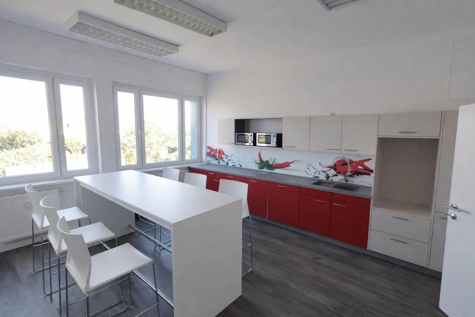 Prenájom kancelárie 2.000 m², Grenzstraße 28, Halle, Sasko-Anhaltsko Prenájom kancelárie 2.000 m², Grenzstraße 28, Halle, Sasko-Anhaltsko