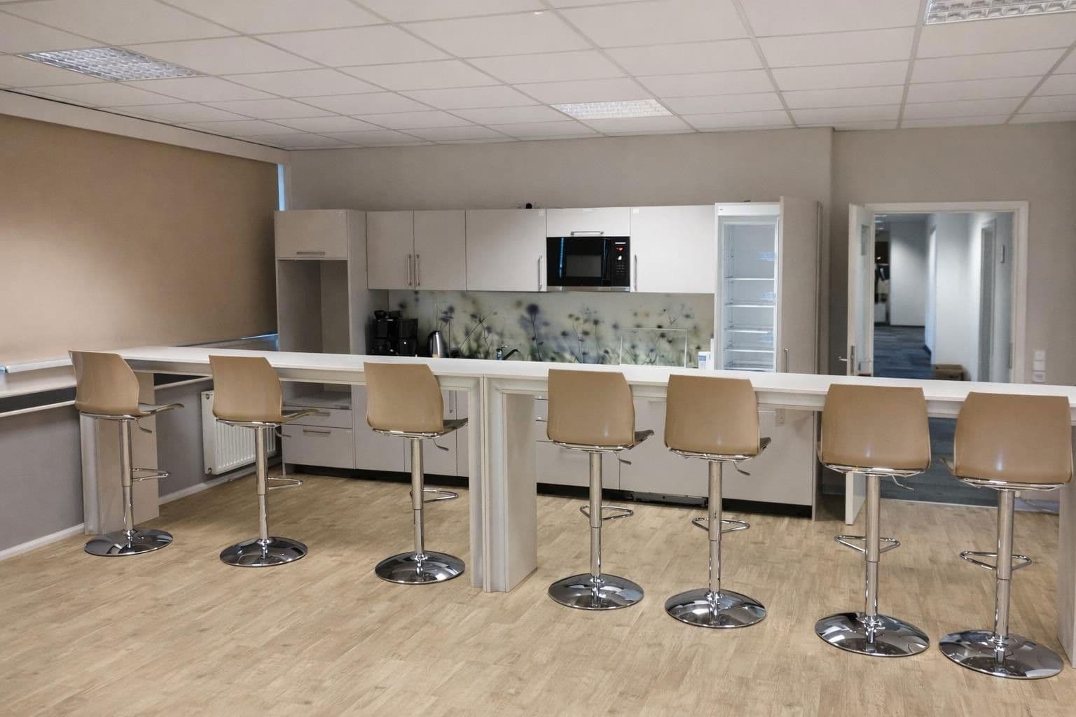 Prenájom kancelárie 2.000 m², Grenzstraße 28, Halle, Sasko-Anhaltsko Prenájom kancelárie 2.000 m², Grenzstraße 28, Halle, Sasko-Anhaltsko