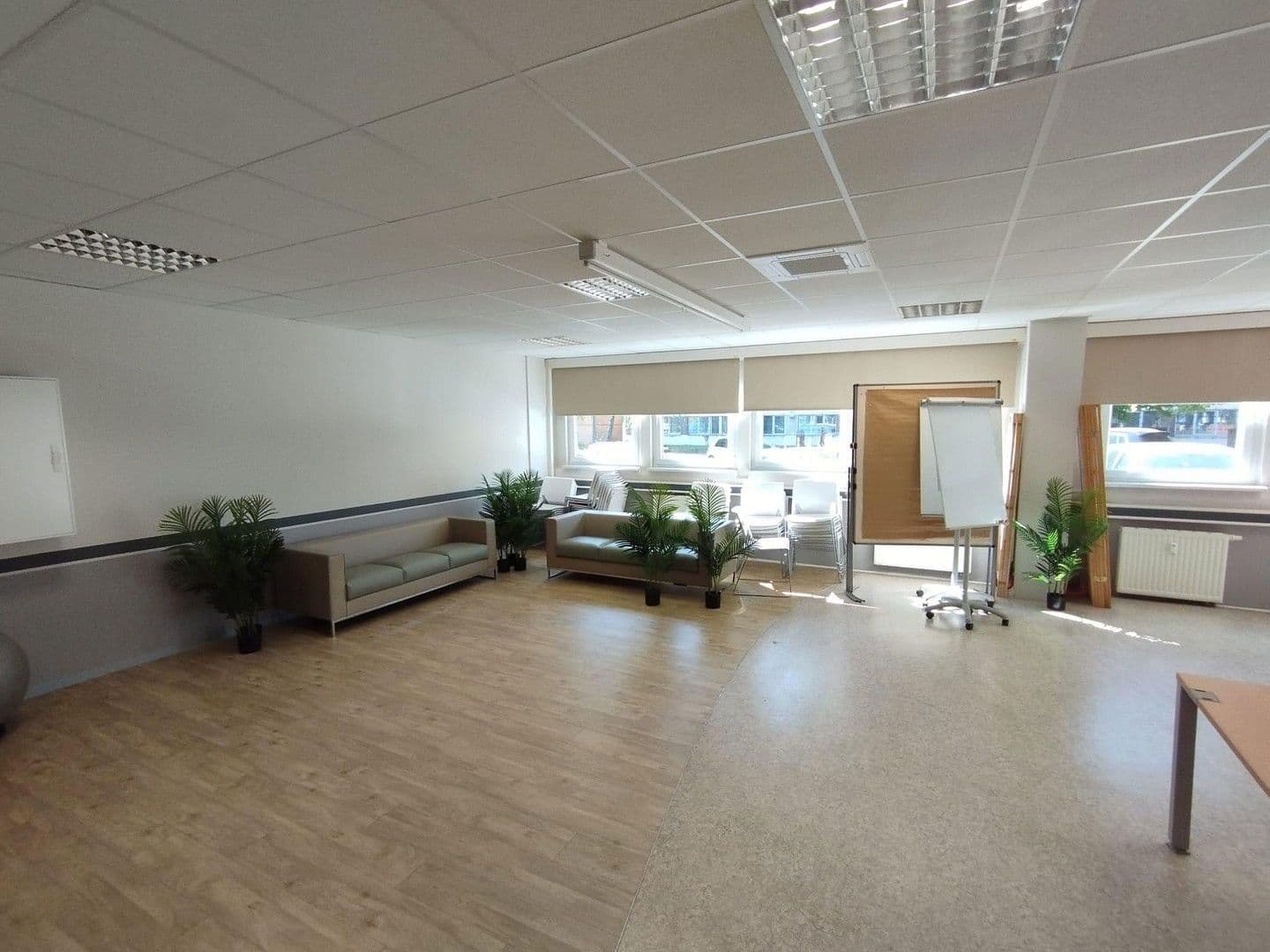 Prenájom kancelárie 2.000 m², Grenzstraße 28, Halle, Sasko-Anhaltsko Prenájom kancelárie 2.000 m², Grenzstraße 28, Halle, Sasko-Anhaltsko