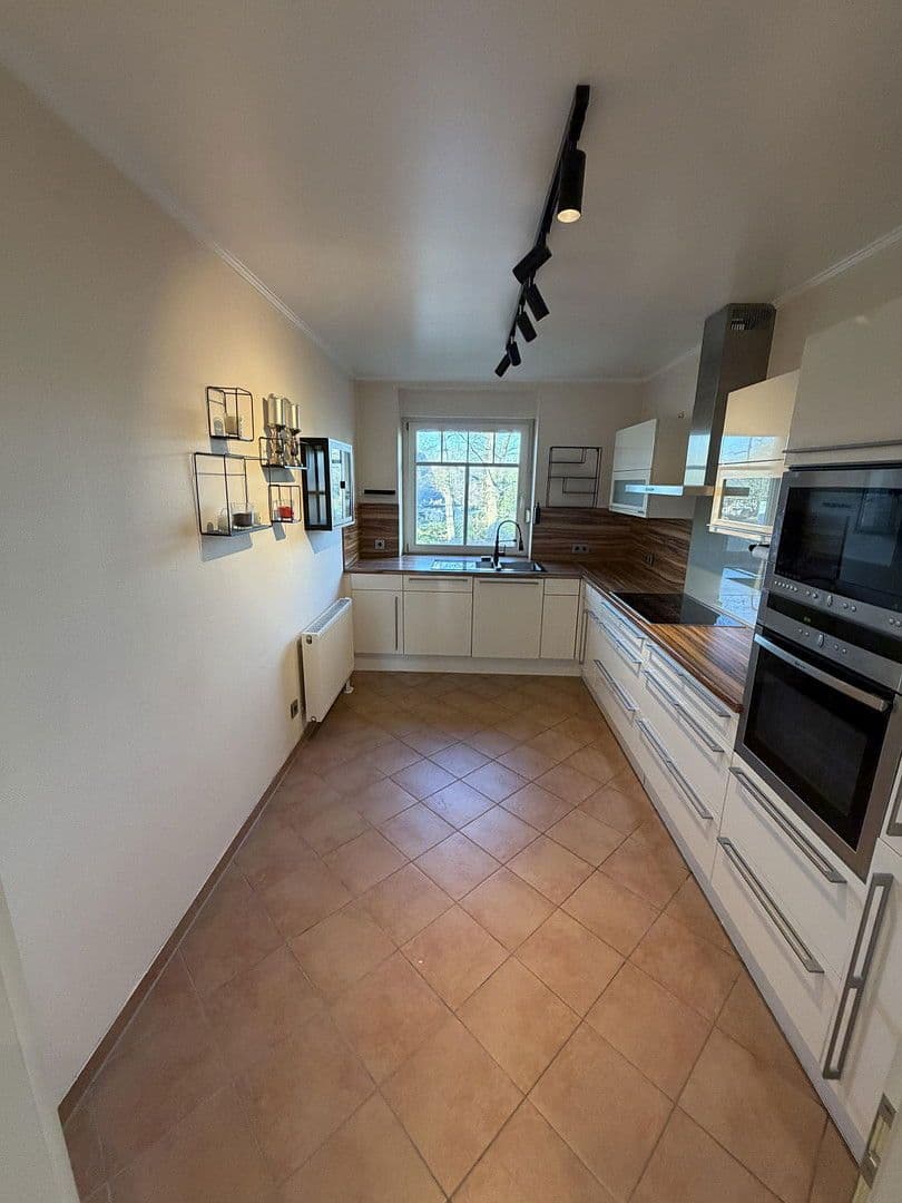 Predaj bytu 3-izbový 117 m², Saseler Chaussee 240, Hamburg, Hamburg Predaj bytu 3-izbový 117 m², Saseler Chaussee 240, Hamburg, Hamburg