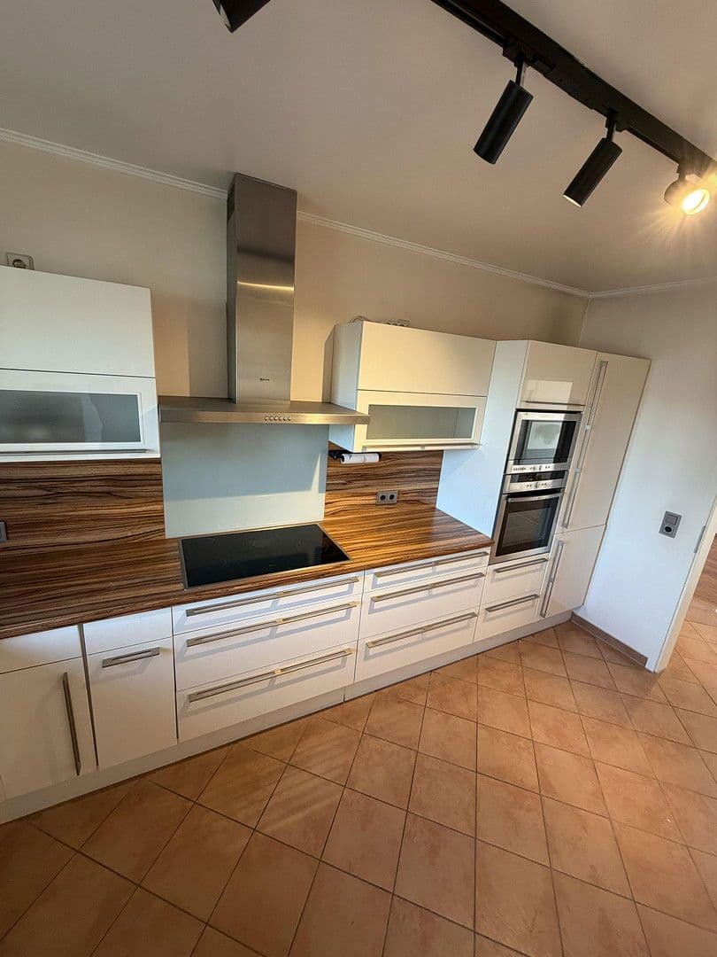 Predaj bytu 3-izbový 117 m², Saseler Chaussee 240, Hamburg, Hamburg Predaj bytu 3-izbový 117 m², Saseler Chaussee 240, Hamburg, Hamburg