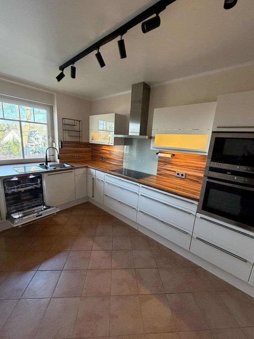 Predaj bytu 3-izbový 117 m², Saseler Chaussee 240, Hamburg, Hamburg Predaj bytu 3-izbový 117 m², Saseler Chaussee 240, Hamburg, Hamburg