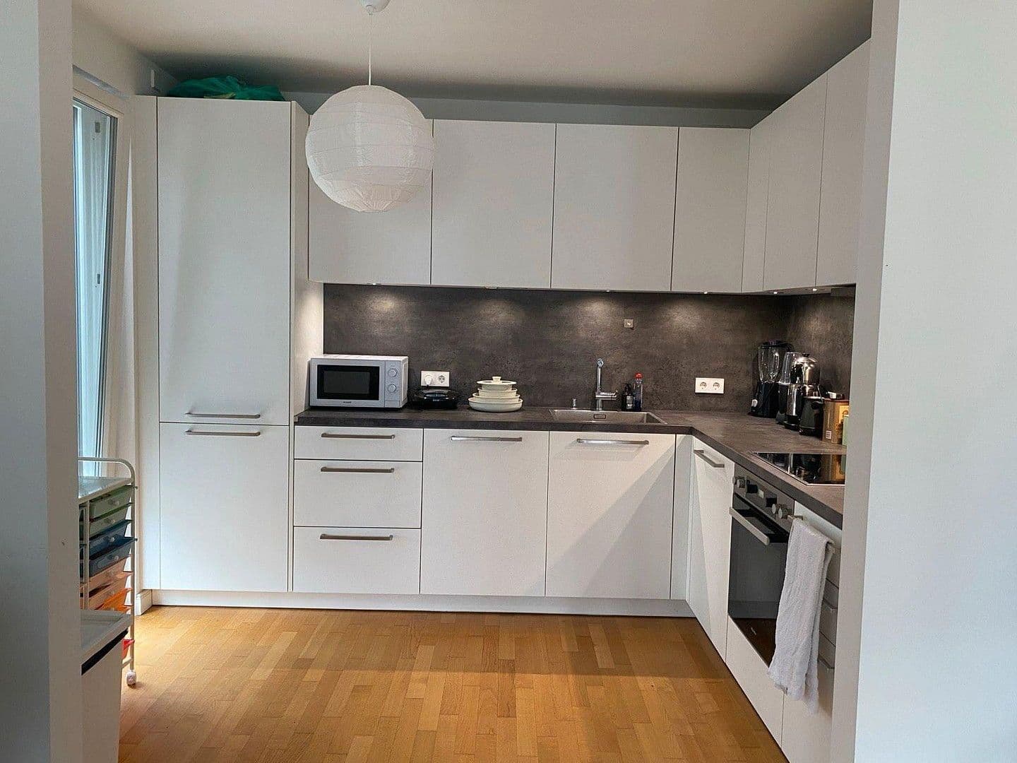 Prenájom bytu 3-izbový 100 m², Düsseldorf, Severné Porýnie - Westfálsko Prenájom bytu 3-izbový 100 m², Düsseldorf, Severné Porýnie - Westfálsko