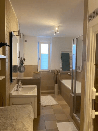 Prenájom bytu 3-izbový 112 m², Ettlingen, Bádensko-Wurttembersko Prenájom bytu 3-izbový 112 m², Ettlingen, Bádensko-Wurttembersko