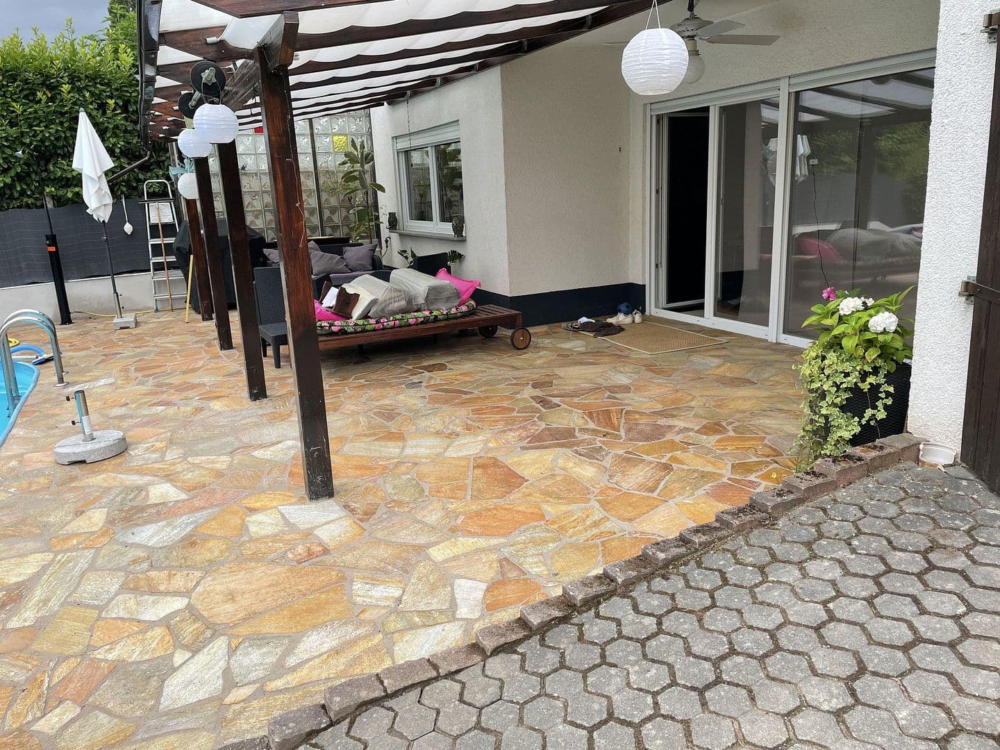 Prenájom bytu 5-izbový 165 m², Koblenz, Porýnie-Falcko Prenájom bytu 5-izbový 165 m², Koblenz, Porýnie-Falcko