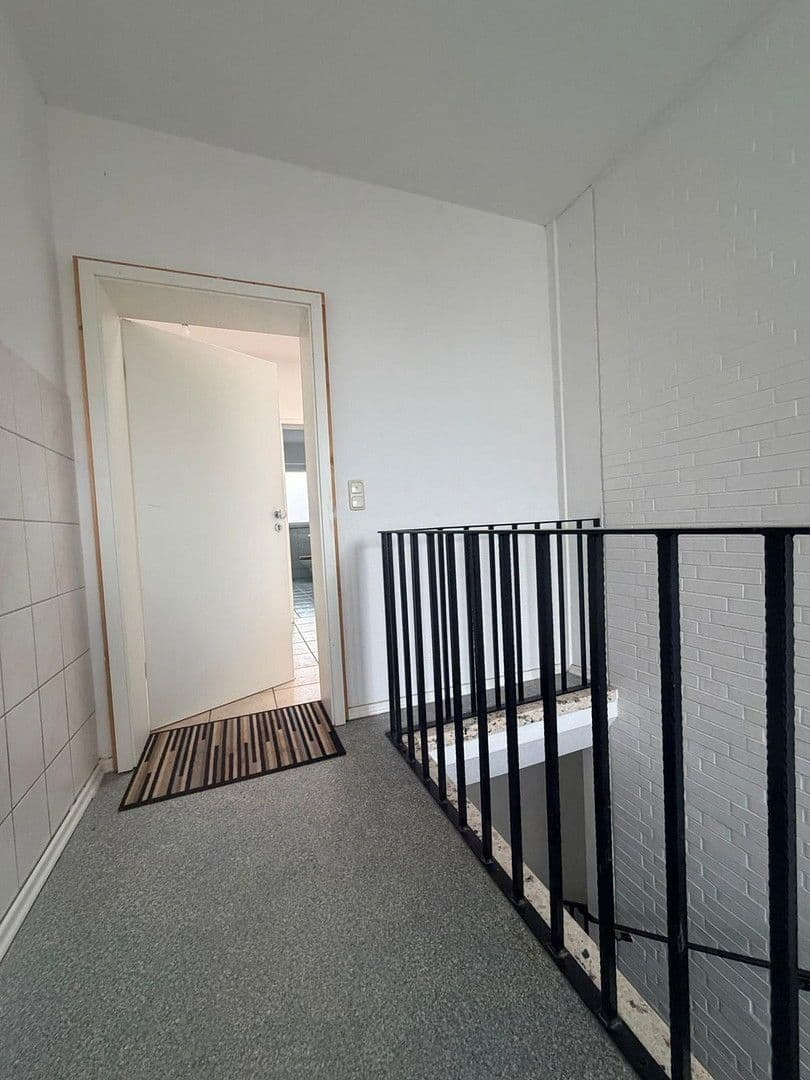 Prenájom bytu 5-izbový 110 m², Sickte, Dolné Sasko Prenájom bytu 5-izbový 110 m², Sickte, Dolné Sasko