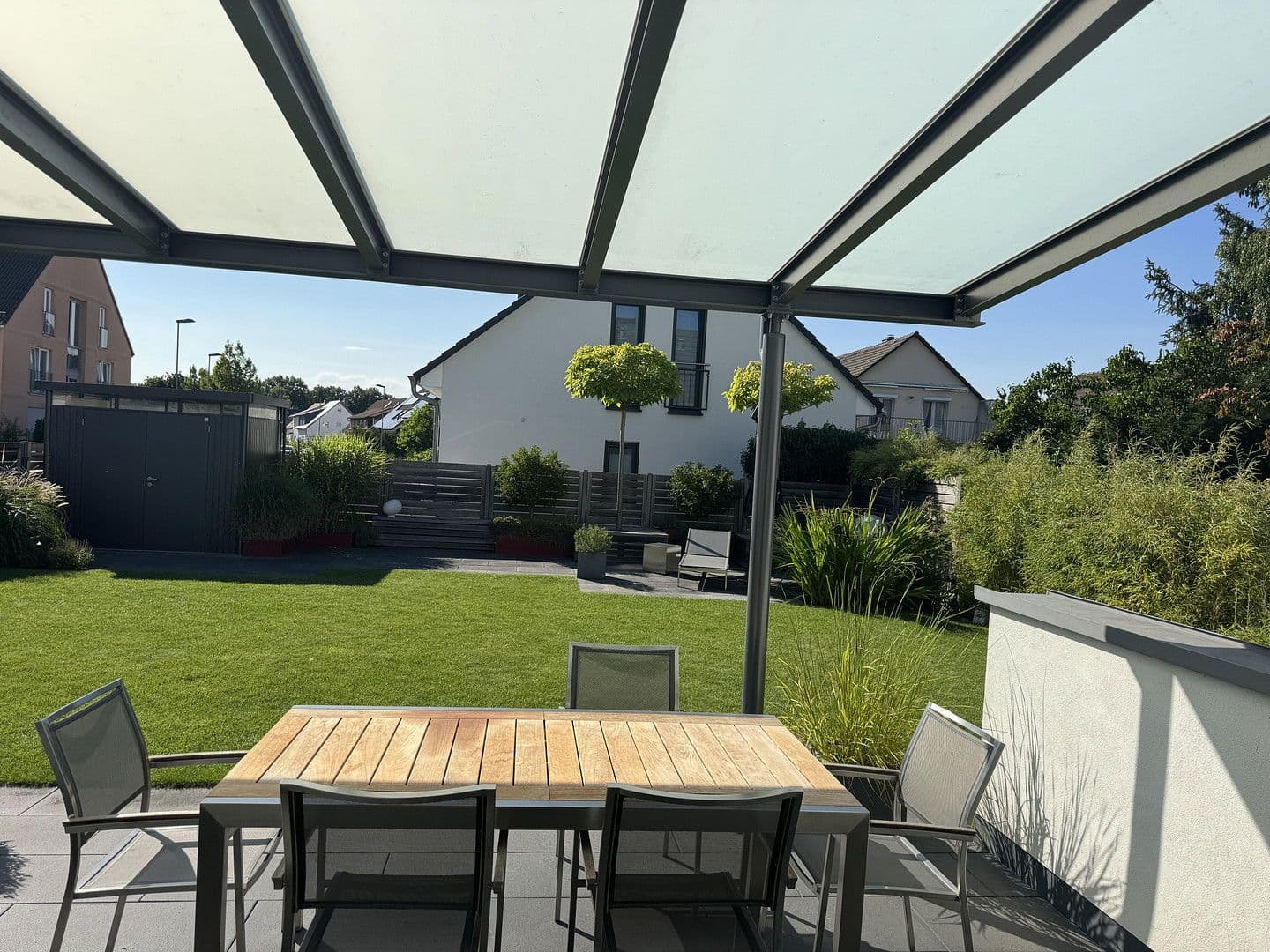 Predaj domu 190 m², pozemek 380 m², Neu-Isenburg, Hesensko Predaj domu 190 m², pozemek 380 m², Neu-Isenburg, Hesensko