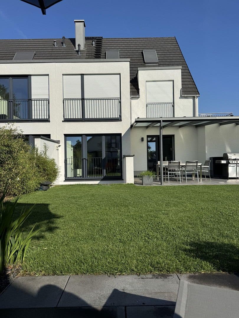 Predaj domu 190 m², pozemek 380 m², Neu-Isenburg, Hesensko Predaj domu 190 m², pozemek 380 m², Neu-Isenburg, Hesensko