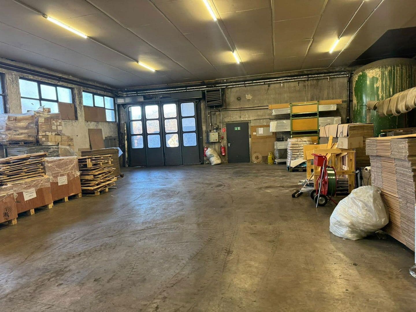 Predaj nebytového priestoru 3.216 m², Balve, Severné Porýnie - Westfálsko Predaj nebytového priestoru 3.216 m², Balve, Severné Porýnie - Westfálsko