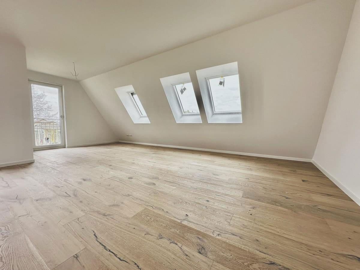 Prenájom bytu 3-izbový 100 m², Kieselbronn, Bádensko-Wurttembersko Prenájom bytu 3-izbový 100 m², Kieselbronn, Bádensko-Wurttembersko