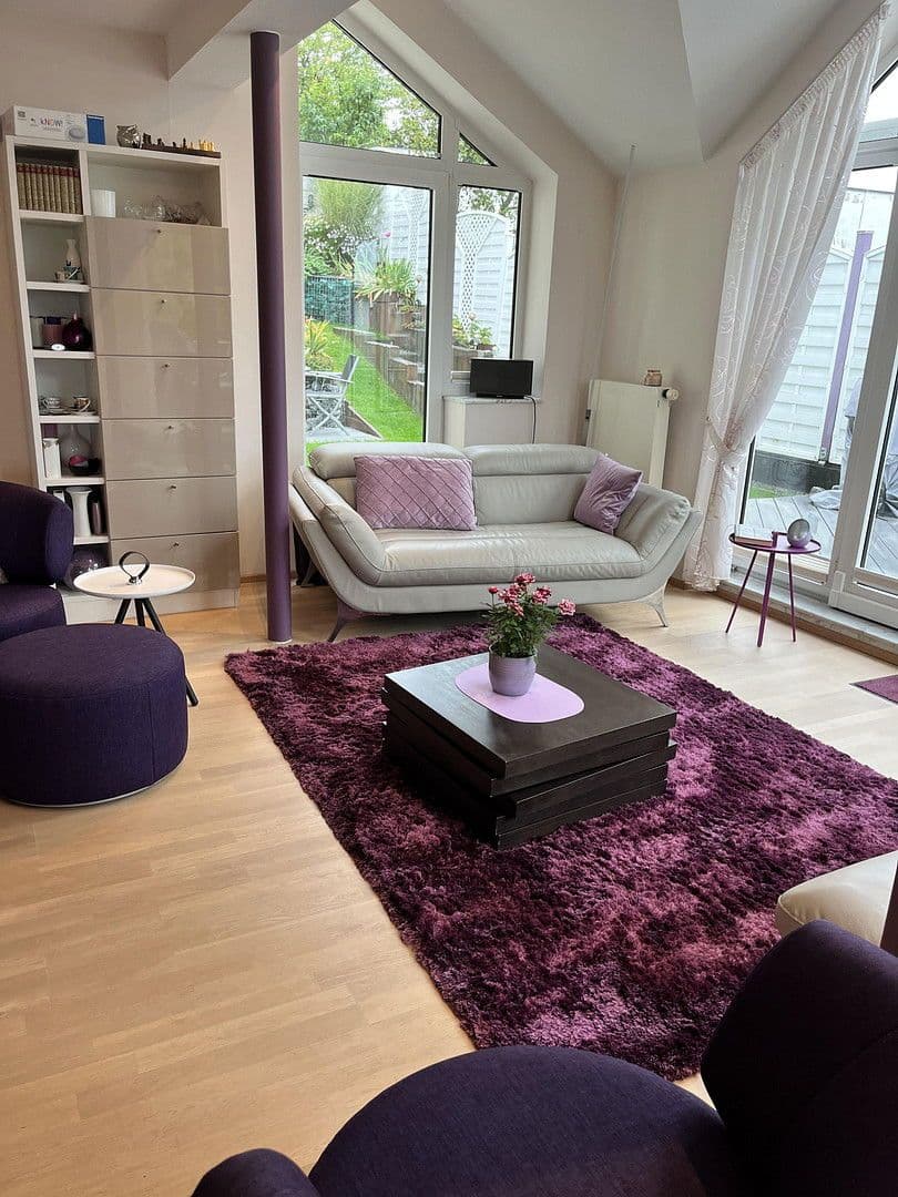 Predaj domu 237 m², pozemek 525 m², Ingelheim am Rhein, Porýnie-Falcko Predaj domu 237 m², pozemek 525 m², Ingelheim am Rhein, Porýnie-Falcko