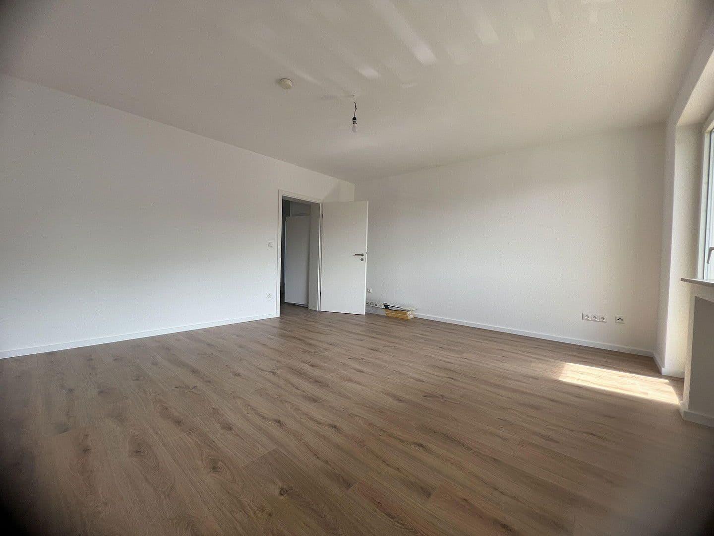 Prenájom bytu 2-izbový 57 m², Dönhoffstr.28, Leverkusen, Severné Porýnie - Westfálsko Prenájom bytu 2-izbový 57 m², Dönhoffstr.28, Leverkusen, Severné Porýnie - Westfálsko