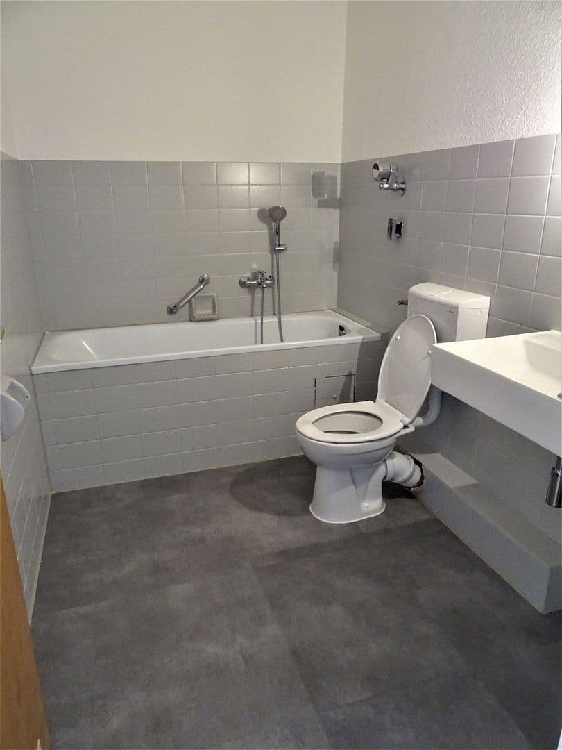 Prenájom bytu 2-izbový 57 m², Dönhoffstr.28, Leverkusen, Severné Porýnie - Westfálsko Prenájom bytu 2-izbový 57 m², Dönhoffstr.28, Leverkusen, Severné Porýnie - Westfálsko