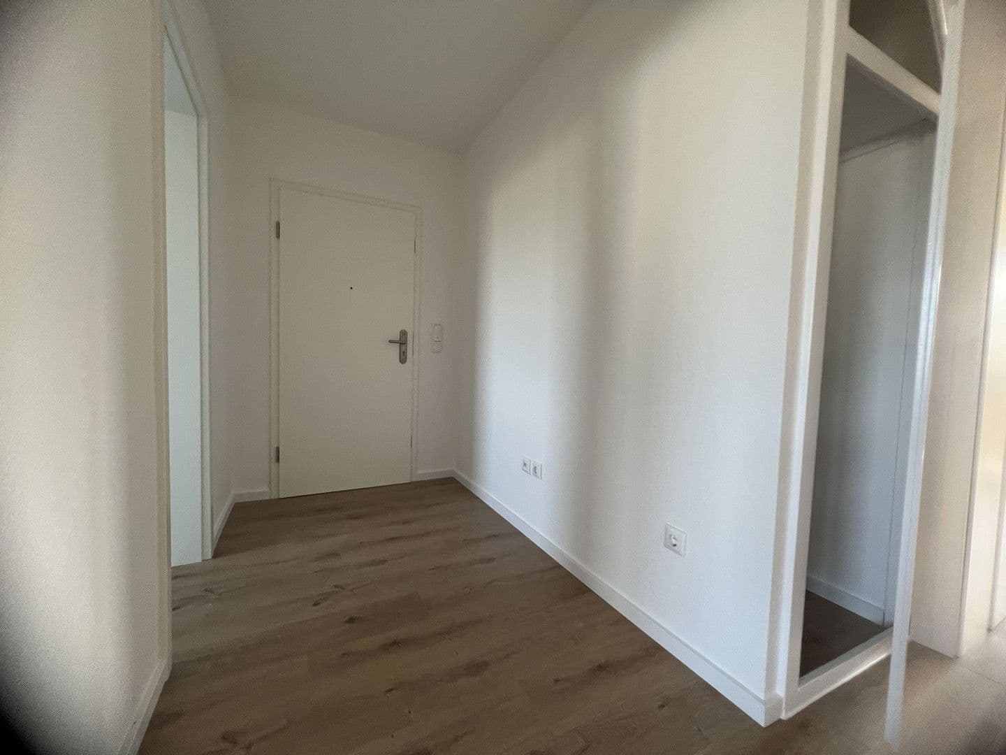 Prenájom bytu 2-izbový 57 m², Dönhoffstr.28, Leverkusen, Severné Porýnie - Westfálsko Prenájom bytu 2-izbový 57 m², Dönhoffstr.28, Leverkusen, Severné Porýnie - Westfálsko