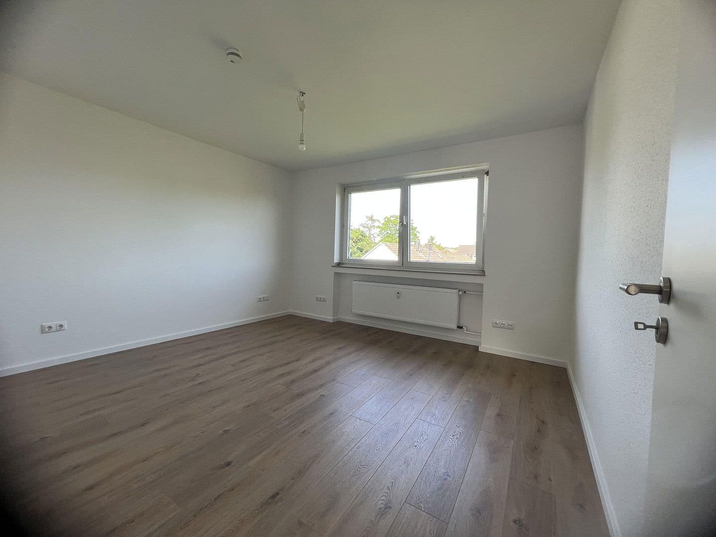 Prenájom bytu 2-izbový 57 m², Dönhoffstr.28, Leverkusen, Severné Porýnie - Westfálsko Prenájom bytu 2-izbový 57 m², Dönhoffstr.28, Leverkusen, Severné Porýnie - Westfálsko