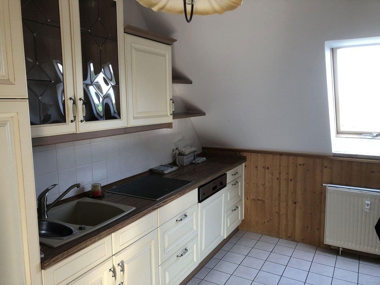 Prenájom bytu 4-izbový 94 m², Bahraer Straße 14, Hirschstein, Sasko Prenájom bytu 4-izbový 94 m², Bahraer Straße 14, Hirschstein, Sasko