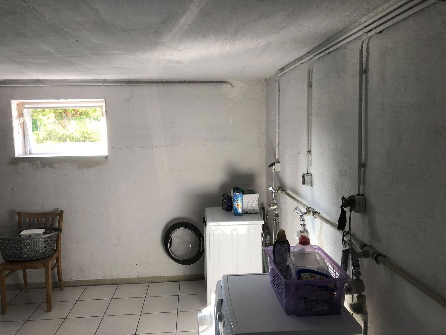 Prenájom bytu 4-izbový 94 m², Bahraer Straße 14, Hirschstein, Sasko Prenájom bytu 4-izbový 94 m², Bahraer Straße 14, Hirschstein, Sasko