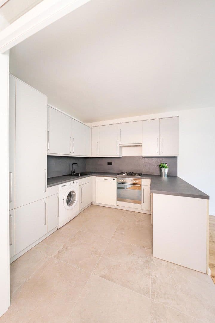 Predaj bytu 2-izbový 64 m², Berlin, Berlín Predaj bytu 2-izbový 64 m², Berlin, Berlín