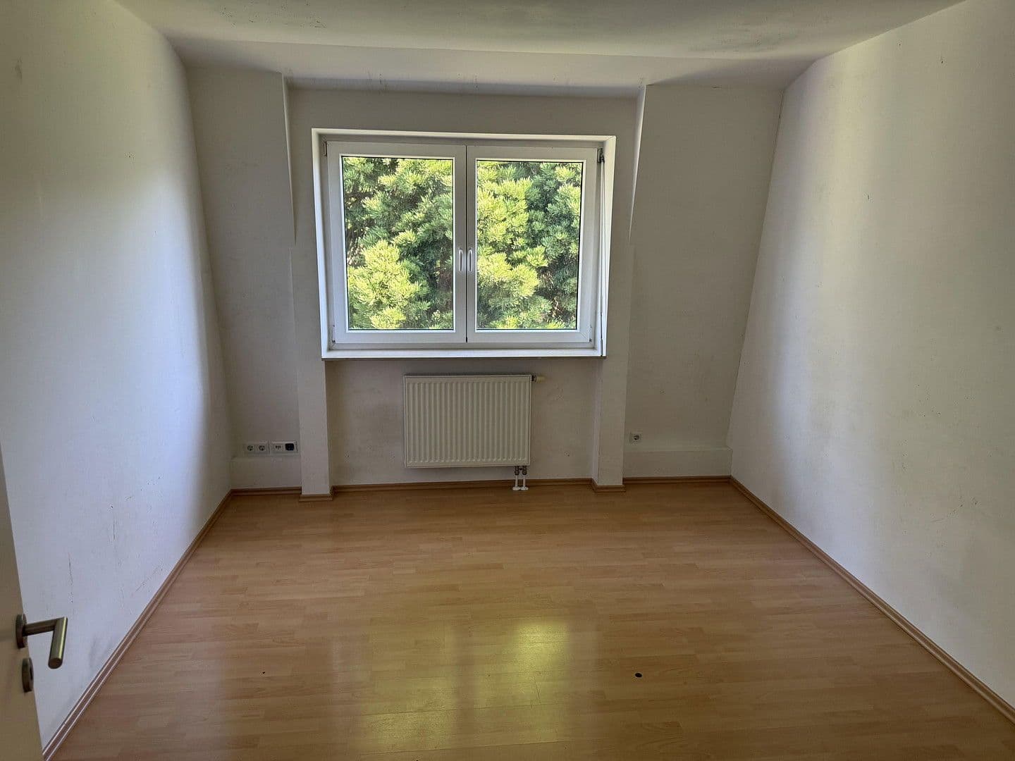 Prenájom bytu 4-izbový 130 m², Fischbacherstrasse 22, Kelkheim (Taunus), Hesensko Prenájom bytu 4-izbový 130 m², Fischbacherstrasse 22, Kelkheim (Taunus), Hesensko