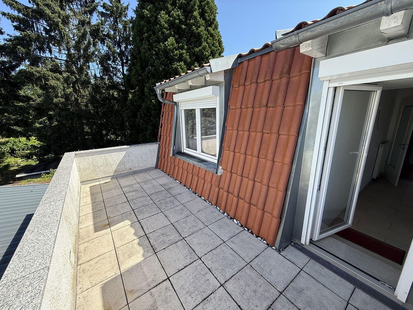 Prenájom bytu 4-izbový 130 m², Fischbacherstrasse 22, Kelkheim (Taunus), Hesensko Prenájom bytu 4-izbový 130 m², Fischbacherstrasse 22, Kelkheim (Taunus), Hesensko