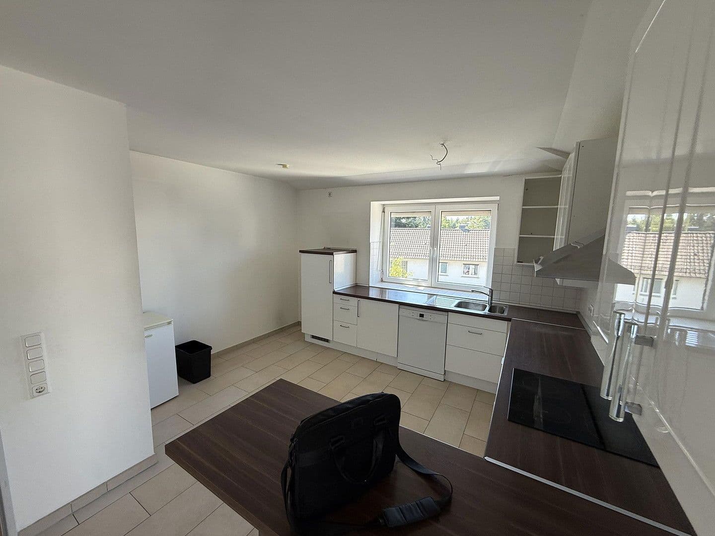 Prenájom bytu 4-izbový 130 m², Fischbacherstrasse 22, Kelkheim (Taunus), Hesensko Prenájom bytu 4-izbový 130 m², Fischbacherstrasse 22, Kelkheim (Taunus), Hesensko