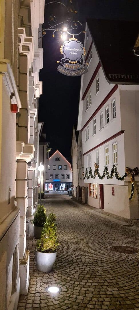 Predaj domu 336 m², pozemek 146 m², Scharfengasse 3, Künzelsau, Bádensko-Wurttembersko Predaj domu 336 m², pozemek 146 m², Scharfengasse 3, Künzelsau, Bádensko-Wurttembersko