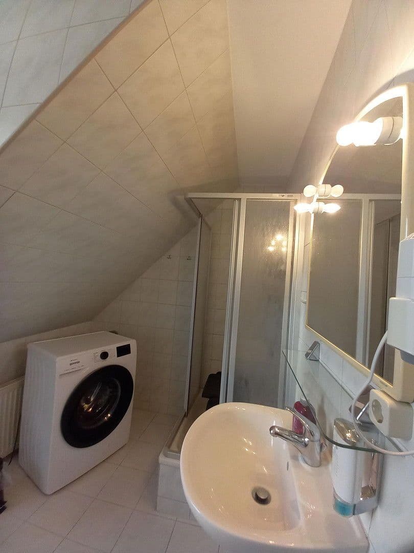 Predaj bytu 3-izbový 70 m², Wernesgrüner Straße 39 d, Rodewisch, Sasko Predaj bytu 3-izbový 70 m², Wernesgrüner Straße 39 d, Rodewisch, Sasko