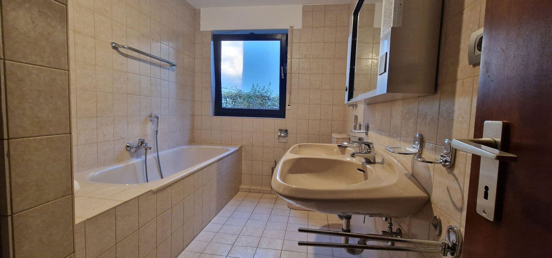 Predaj bytu 4-izbový 136 m², Köln (Eil), Severné Porýnie - Westfálsko Predaj bytu 4-izbový 136 m², Köln (Eil), Severné Porýnie - Westfálsko