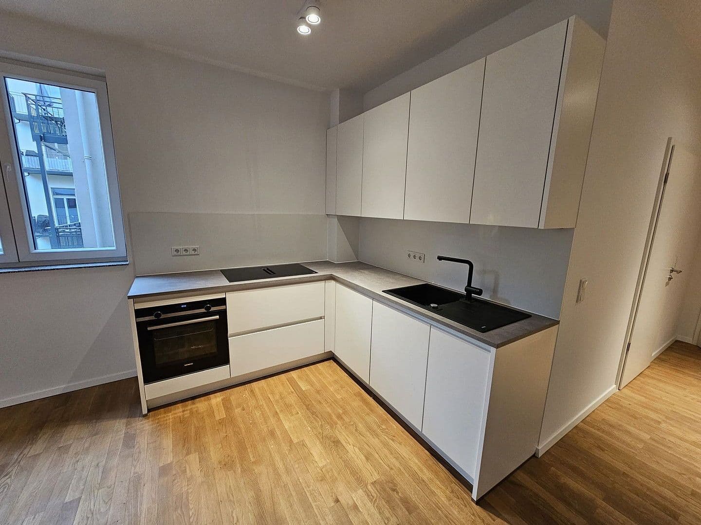 Prenájom bytu 2-izbový 77 m², Mainluststraße 13, Frankfurt am Main, Hesensko Prenájom bytu 2-izbový 77 m², Mainluststraße 13, Frankfurt am Main, Hesensko