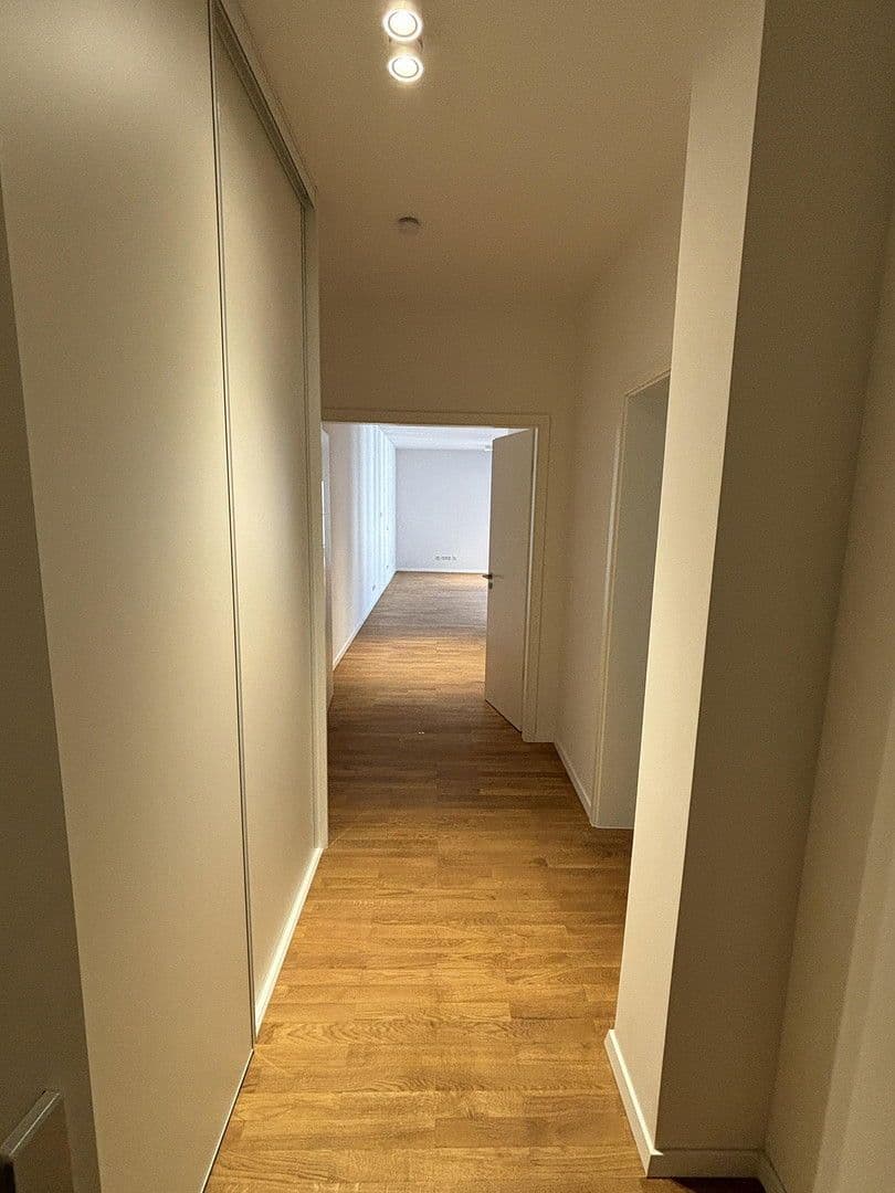 Prenájom bytu 2-izbový 77 m², Mainluststraße 13, Frankfurt am Main, Hesensko Prenájom bytu 2-izbový 77 m², Mainluststraße 13, Frankfurt am Main, Hesensko