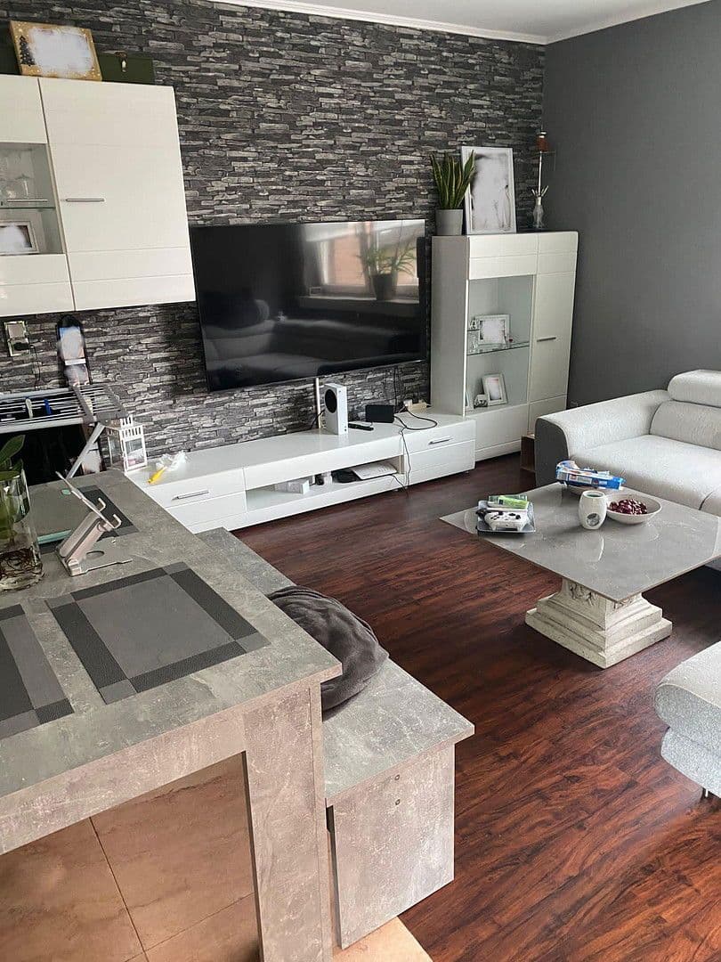 Prenájom bytu 2-izbový 65 m², Hürth, Severné Porýnie - Westfálsko Prenájom bytu 2-izbový 65 m², Hürth, Severné Porýnie - Westfálsko