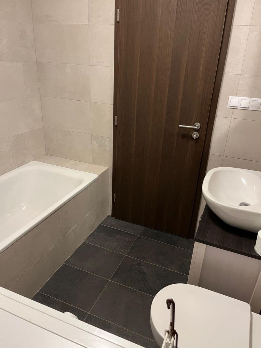 Prenájom bytu 1-izbový 33 m², Kačírkova, Praha, Praha Prenájom bytu 1-izbový 33 m², Kačírkova, Praha, Praha