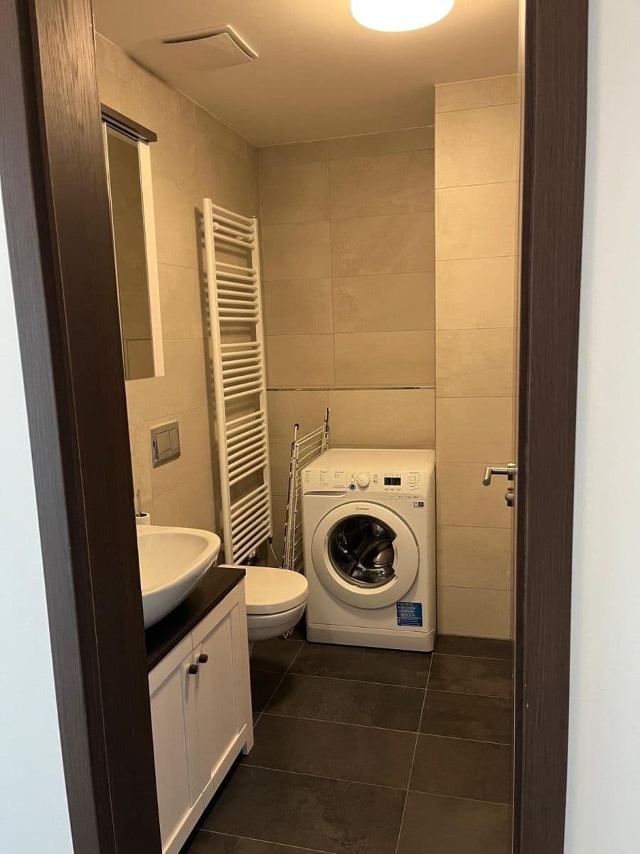 Prenájom bytu 1-izbový 33 m², Kačírkova, Praha, Praha Prenájom bytu 1-izbový 33 m², Kačírkova, Praha, Praha