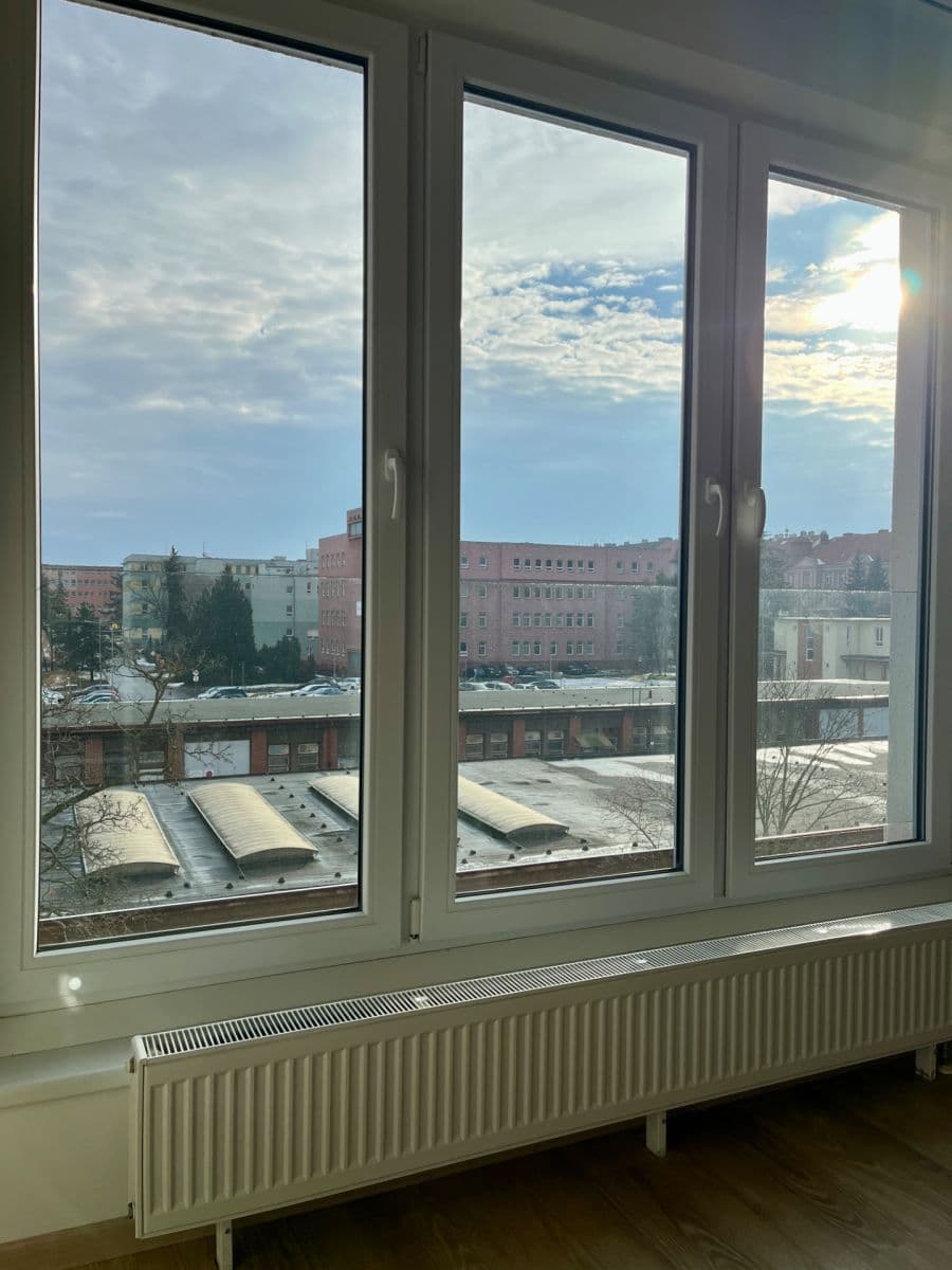 Prenájom bytu 1-izbový 35 m², Stehlíkova, Plzeň, Plzeňský kraj Prenájom bytu 1-izbový 35 m², Stehlíkova, Plzeň, Plzeňský kraj