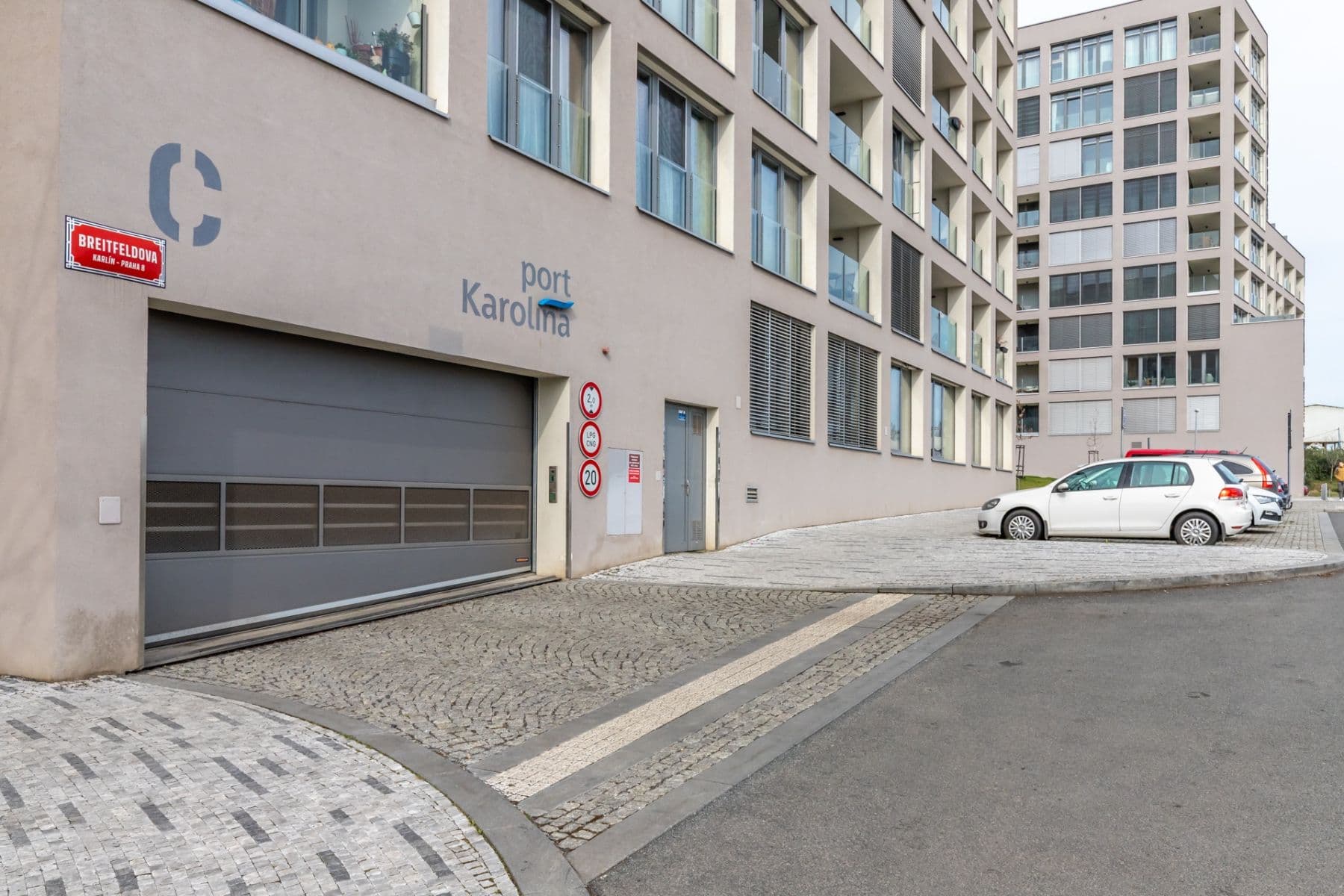 Predaj garáže 13 m², Breitfeldova, Praha, Praha Predaj garáže 13 m², Breitfeldova, Praha, Praha