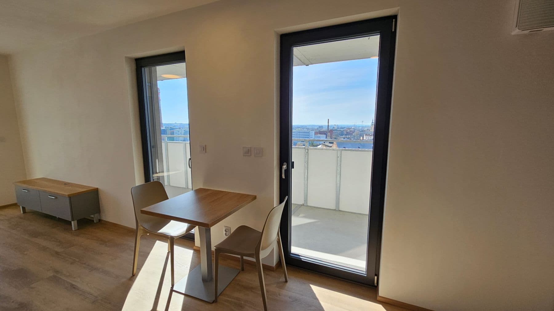 Prenájom bytu 1-izbový 33 m², Bratislavská, Brno, Jihomoravský kraj Prenájom bytu 1-izbový 33 m², Bratislavská, Brno, Jihomoravský kraj