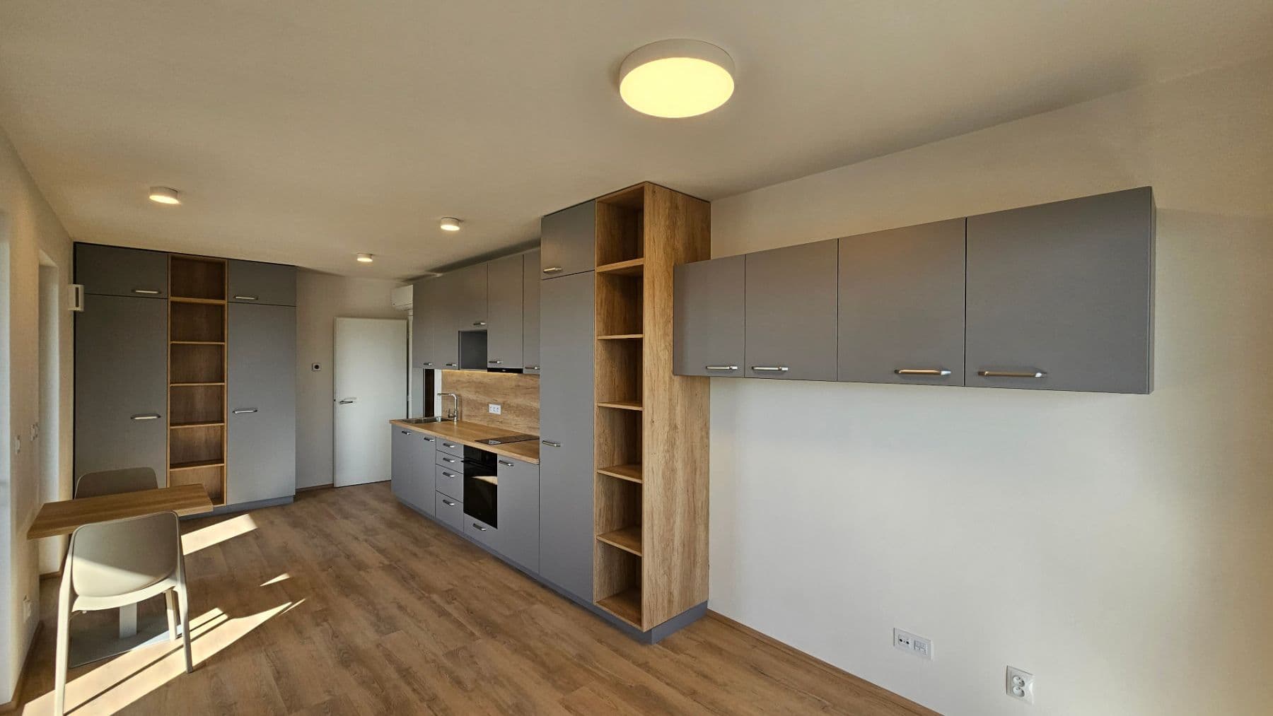 Prenájom bytu 1-izbový 33 m², Bratislavská, Brno, Jihomoravský kraj Prenájom bytu 1-izbový 33 m², Bratislavská, Brno, Jihomoravský kraj