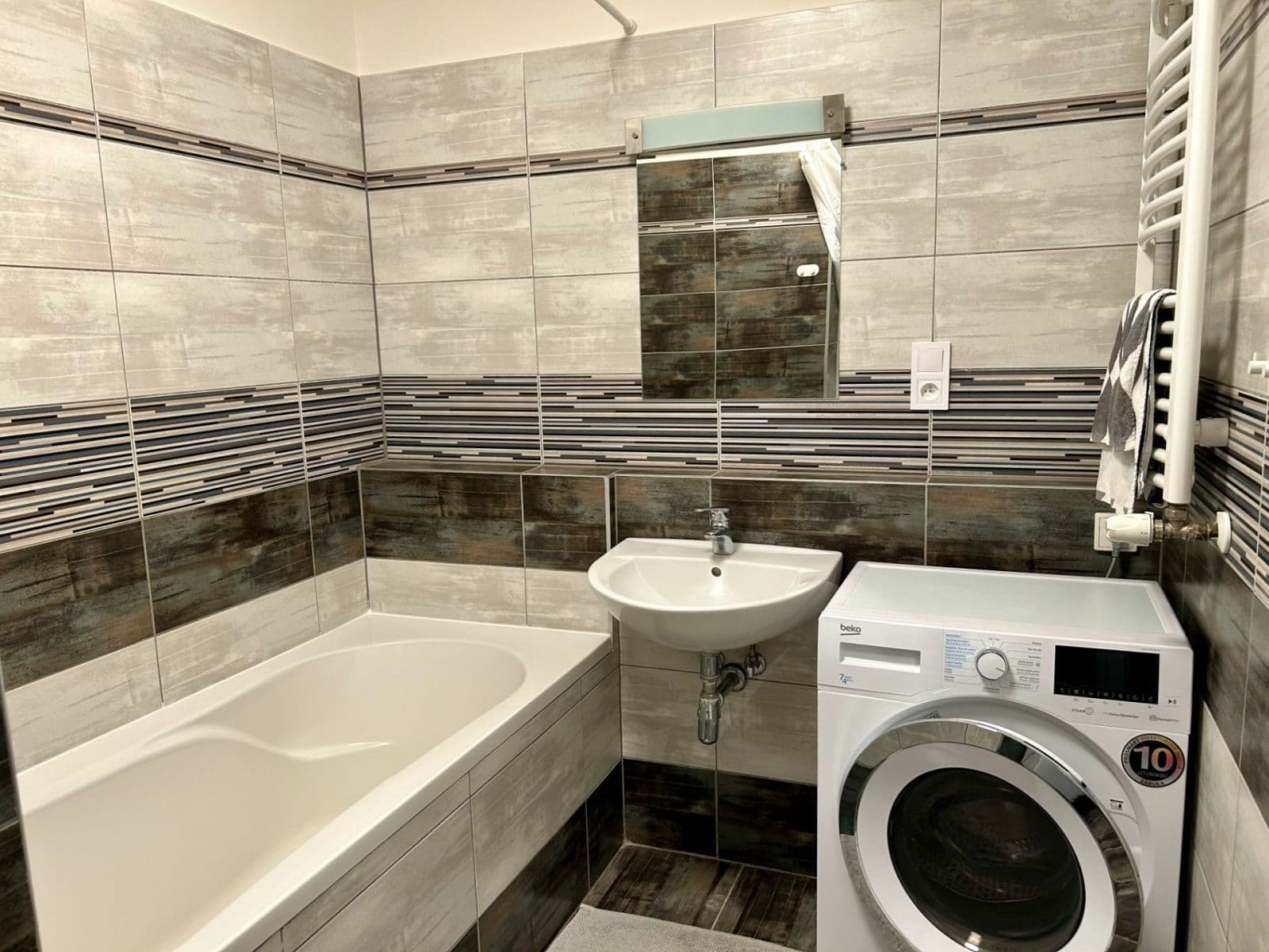 Prenájom bytu 2-izbový 66 m², Žinkovská, Praha, Praha Prenájom bytu 2-izbový 66 m², Žinkovská, Praha, Praha