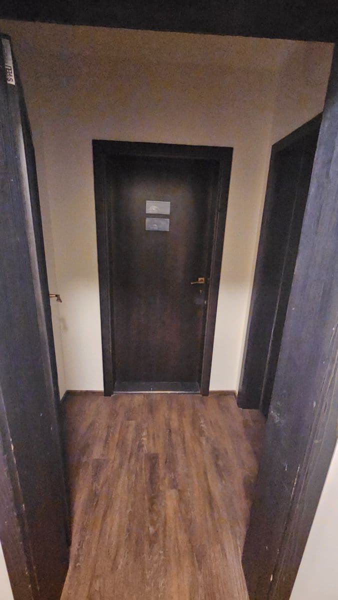 Prenájom kancelárie 56 m², náměstí Smiřických, Kostelec nad Černými lesy, Středočeský kraj Prenájom kancelárie 56 m², náměstí Smiřických, Kostelec nad Černými lesy, Středočeský kraj