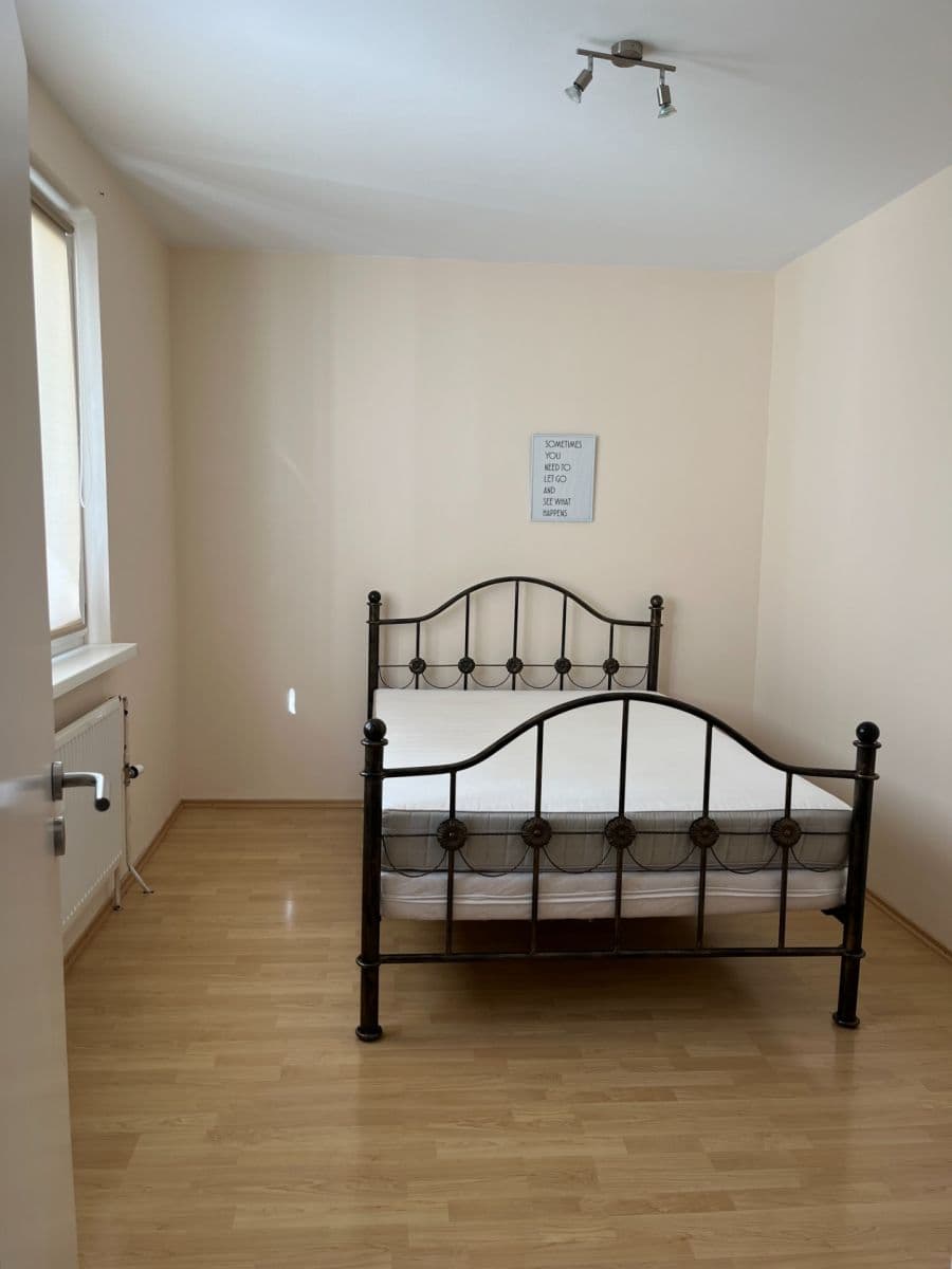 Prenájom bytu 3-izbový 69 m², Hálova, Petržalka, Bratislavský kraj Prenájom bytu 3-izbový 69 m², Hálova, Petržalka, Bratislavský kraj