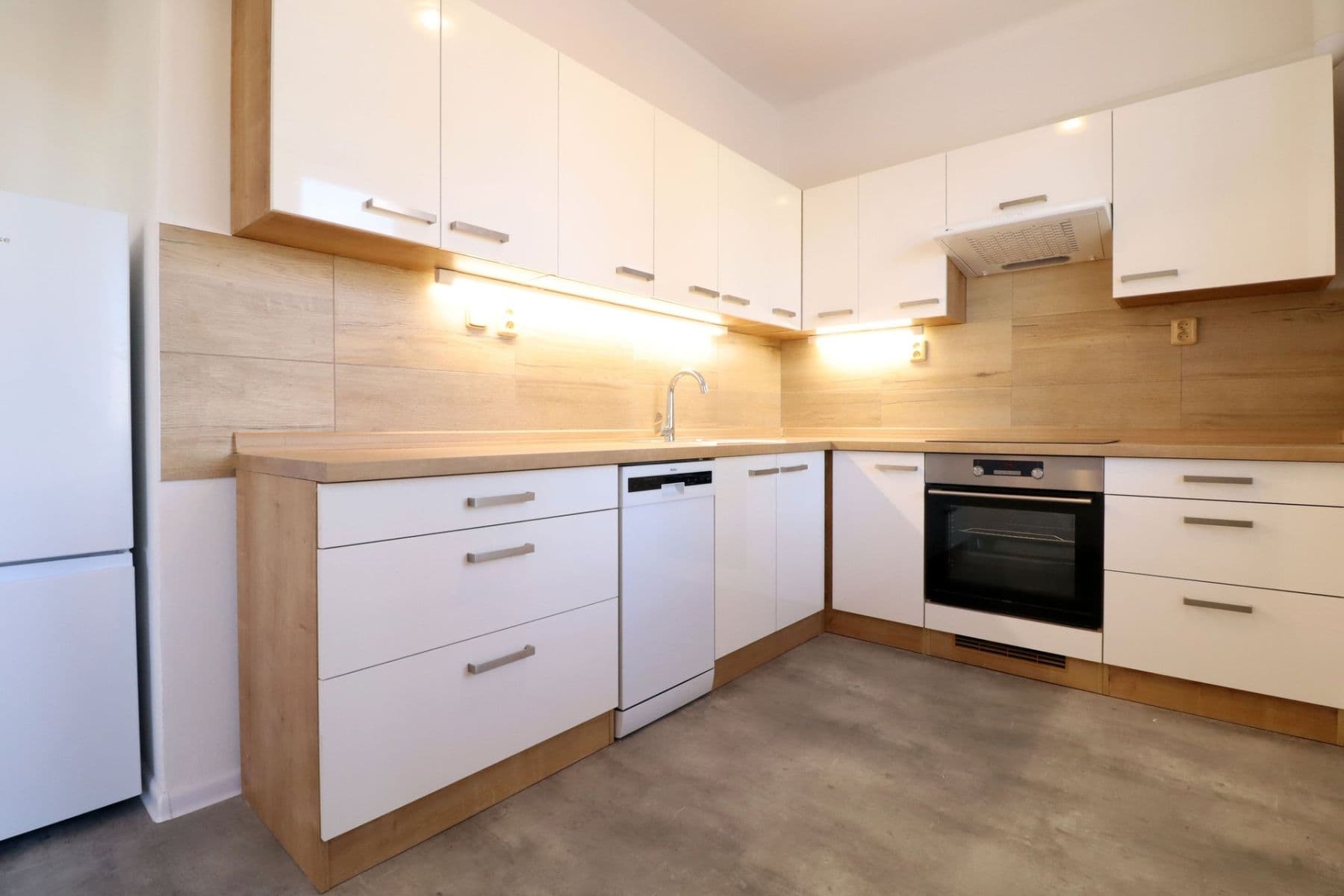 Prenájom bytu 2-izbový 52 m², Jabloňová, Praha, Praha Prenájom bytu 2-izbový 52 m², Jabloňová, Praha, Praha