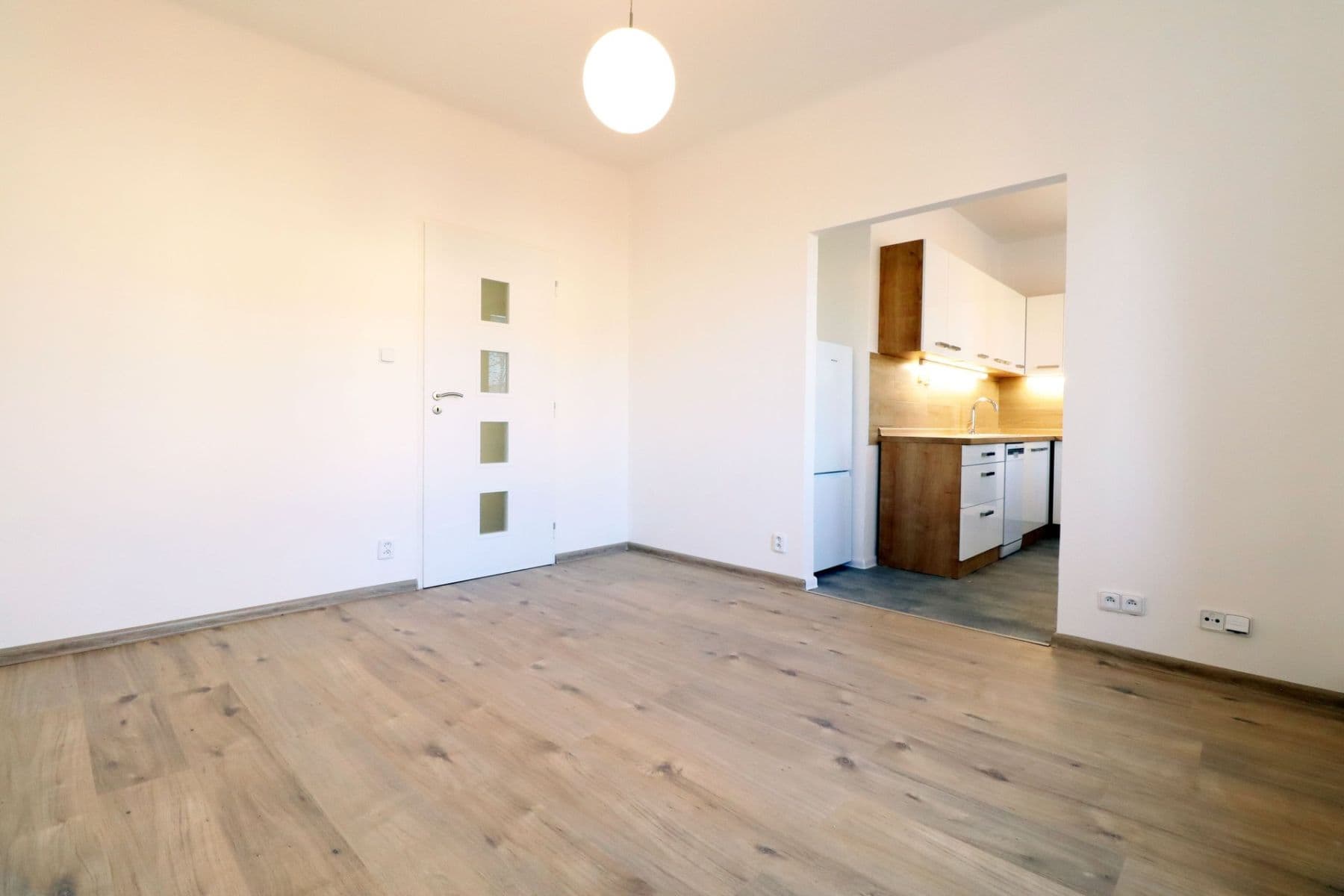 Prenájom bytu 2-izbový 52 m², Jabloňová, Praha, Praha Prenájom bytu 2-izbový 52 m², Jabloňová, Praha, Praha