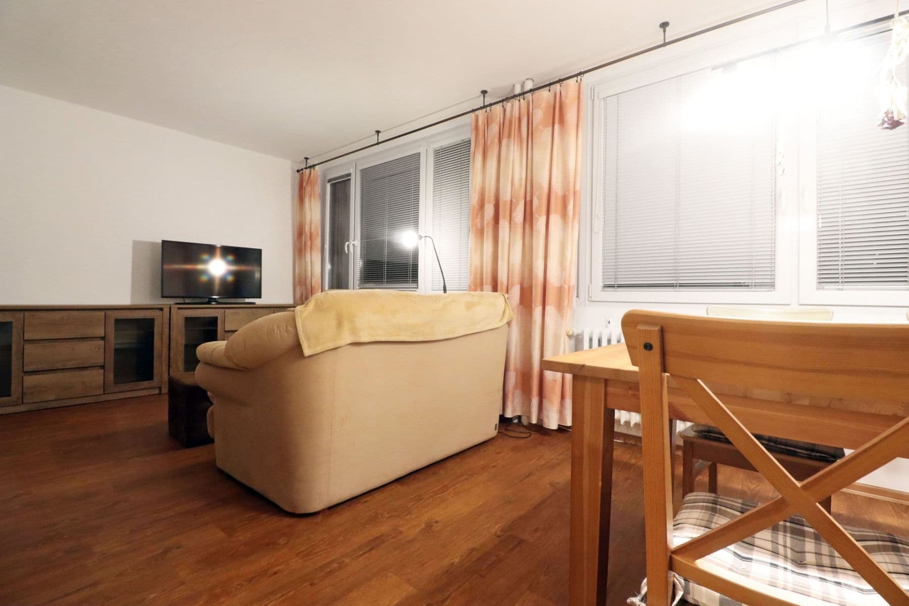 Prenájom bytu 2-izbový 56 m², Paláskova, Praha, Praha Prenájom bytu 2-izbový 56 m², Paláskova, Praha, Praha