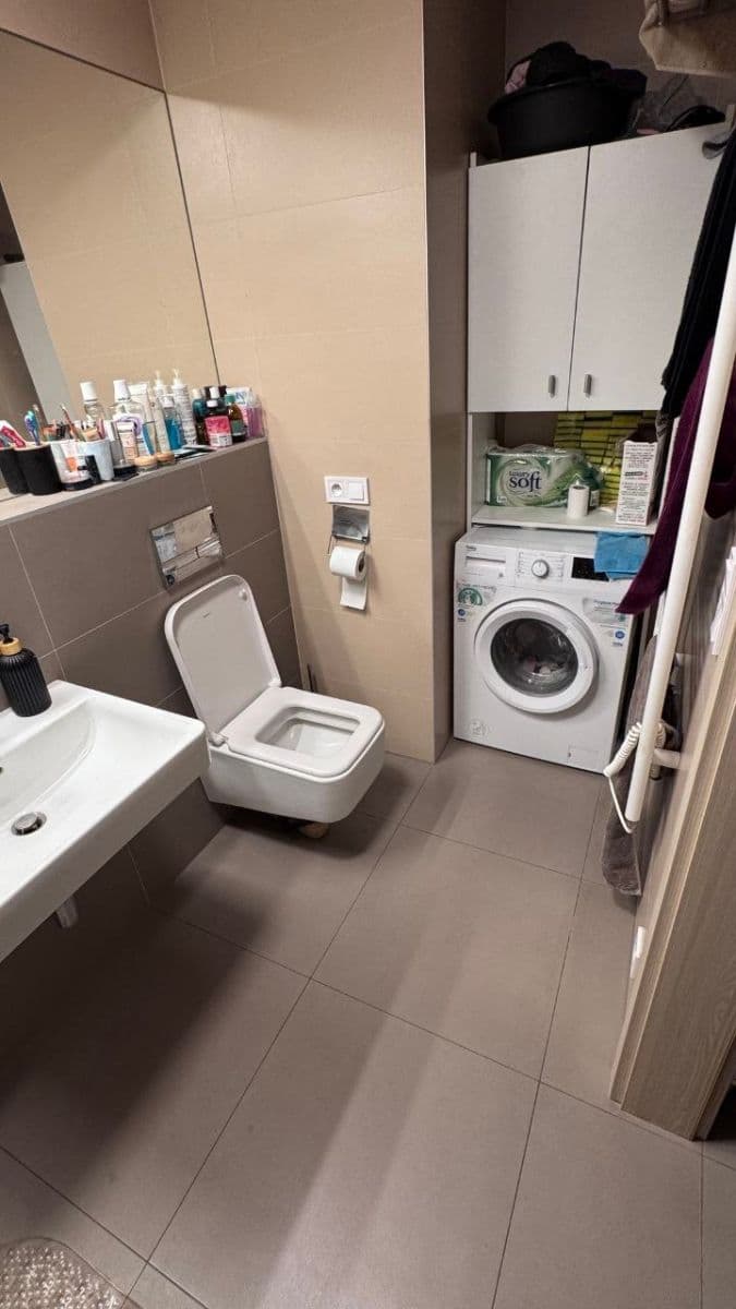 Prenájom bytu 2-izbový 60 m², Pod Kavalírkou, Praha, Praha Prenájom bytu 2-izbový 60 m², Pod Kavalírkou, Praha, Praha