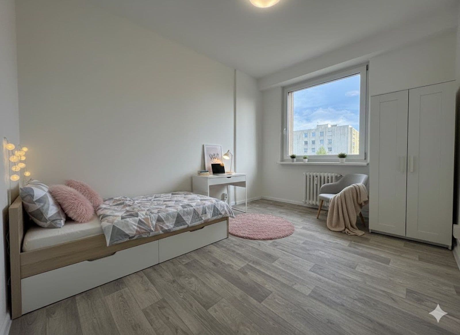 Prenájom bytu 4-izbový 83 m², Závodní, Karviná, Moravskoslezský kraj Prenájom bytu 4-izbový 83 m², Závodní, Karviná, Moravskoslezský kraj