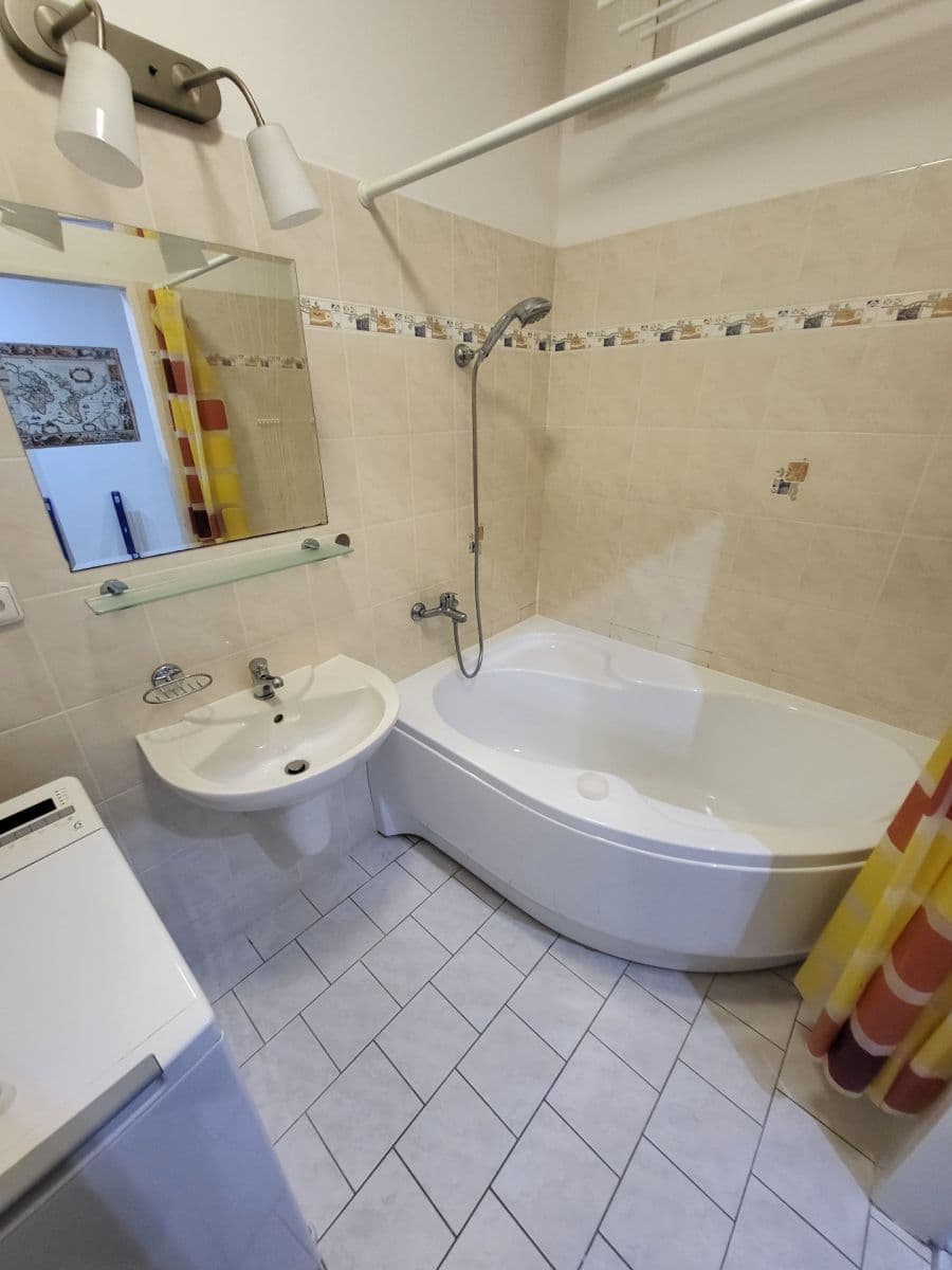 Prenájom bytu 2-izbový 64 m², Štichova, Praha, Praha Prenájom bytu 2-izbový 64 m², Štichova, Praha, Praha