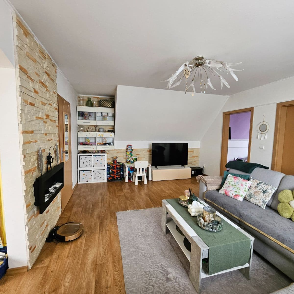 Prenájom bytu 3-izbový 72 m², Průběžná, Nupaky, Středočeský kraj Prenájom bytu 3-izbový 72 m², Průběžná, Nupaky, Středočeský kraj