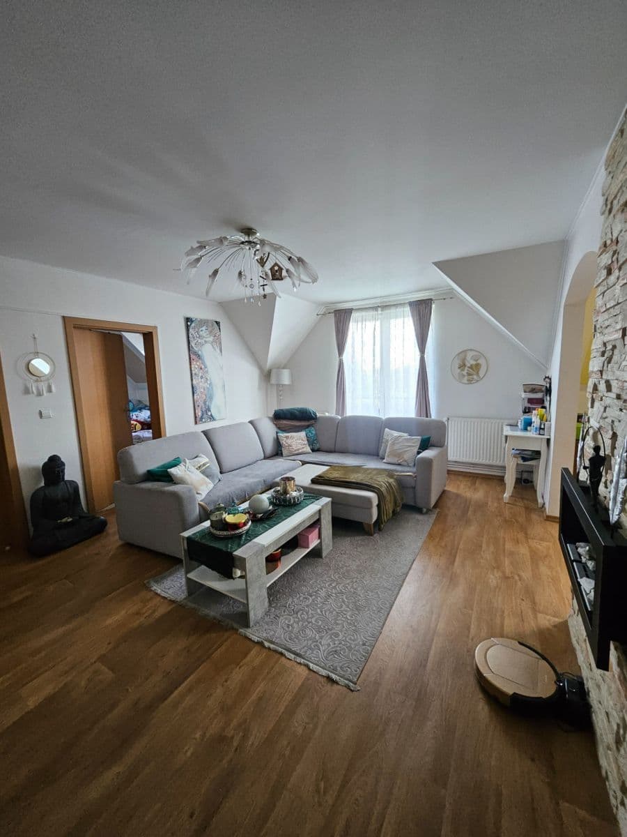 Prenájom bytu 3-izbový 72 m², Průběžná, Nupaky, Středočeský kraj Prenájom bytu 3-izbový 72 m², Průběžná, Nupaky, Středočeský kraj