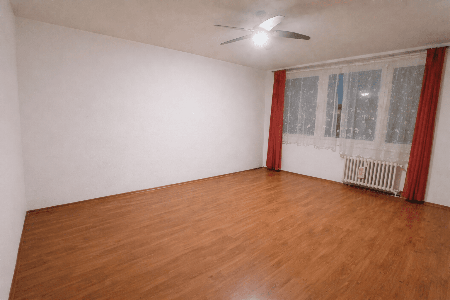 Prenájom bytu 3-izbový 72 m², Ke Strašnické, Praha, Praha Prenájom bytu 3-izbový 72 m², Ke Strašnické, Praha, Praha